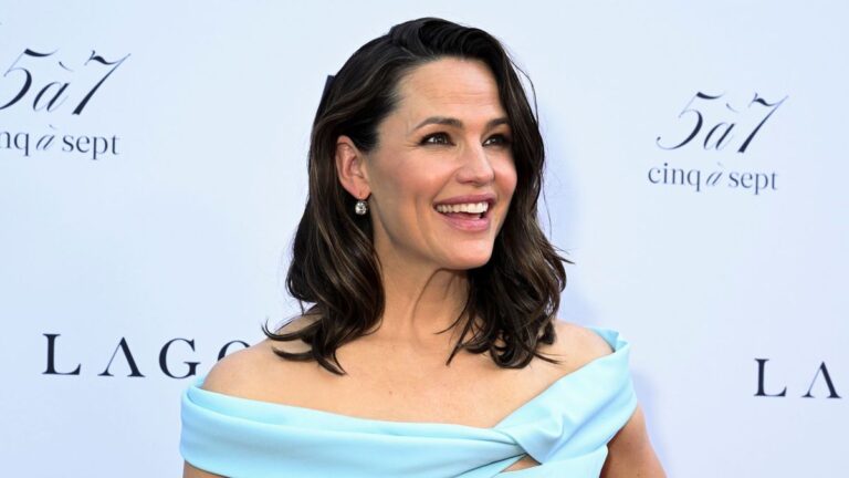 Nakupte oblíbený hydratační krém Jennifer Garner se slevou 33 %.